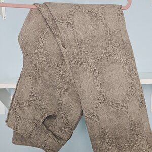 Chicos Platinum Animal print Cotton and Lycra, Jean style.